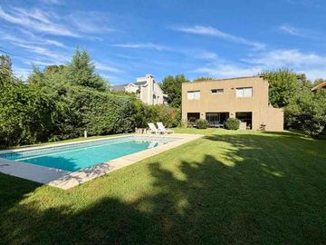 CASA EN VENTA 4 AMB SANTA MARIA DE LOS OLIVOS