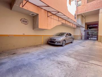 Semipiso 4 ambientes con balcon cochera y baulera