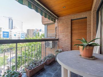Semipiso 4 ambientes con balcon cochera y baulera