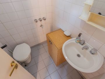 Semipiso 4 ambientes con balcon cochera y baulera