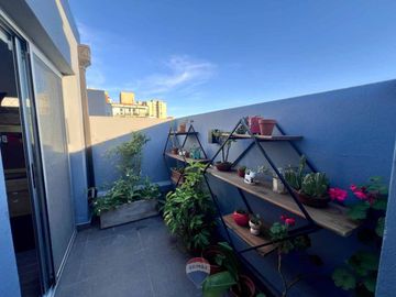 Venta Dúplex 3 Amb c/ Terraza Propia y Coch