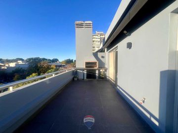 Venta Dúplex 3 Amb c/ Terraza Propia y Coch