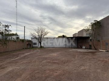 ALQUILER Galpon 200 m2 con 2 oficinas y recepcion.