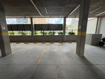 SE VENDE COCHERA EN GARDEN INN TORRE II