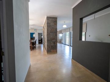Moderna propiedad de 2 dorm en Lomas de San José