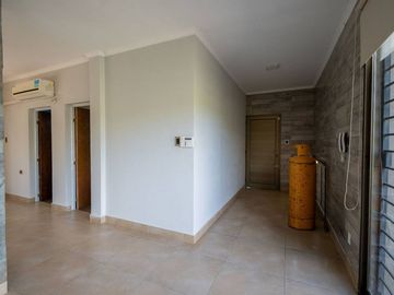 Moderna propiedad de 2 dorm en Lomas de San José