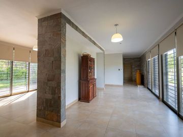 Moderna propiedad de 2 dorm en Lomas de San José