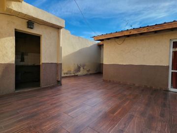 CASA 4 AMBIENTES GARAGE PATIO LOMAS DEL MIRADOR