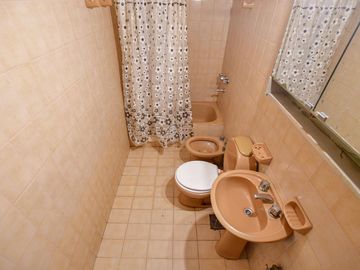 CASA TIPO TRIPLEX  EN VENTA - LA PLATA