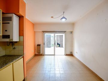 CASA TIPO TRIPLEX  EN VENTA - LA PLATA