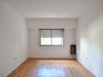 CASA TIPO TRIPLEX  EN VENTA - LA PLATA