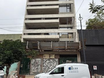 DEPARTAMENTO 2 AMBIENTES CON COCHERA EN VENTA