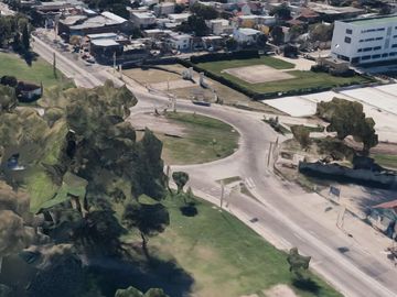 Lote con Galpon comercial en VENTA en avenida 122
