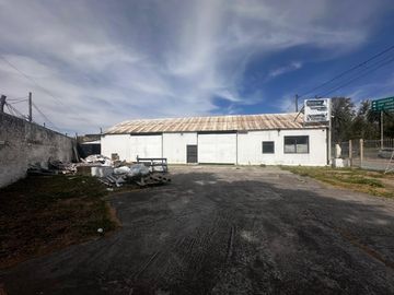 Lote con Galpon comercial en VENTA en avenida 122
