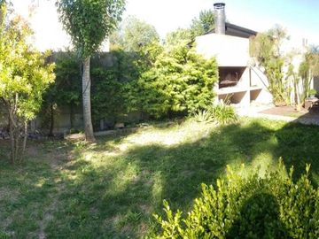 CASA EN VENTA EN GONNET