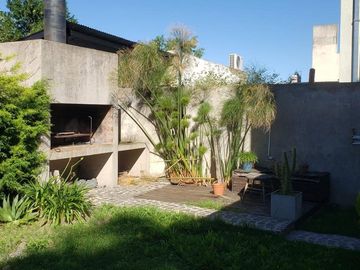 CASA EN VENTA EN GONNET