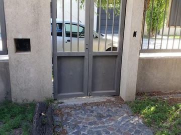 CASA EN VENTA EN GONNET