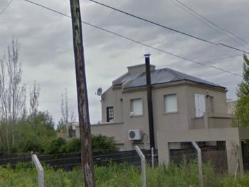CASA EN VENTA EN GONNET