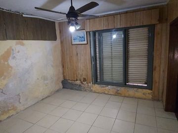 VENTA CASA AL FRENTE, 3 DORMITORIOS, COCHERA