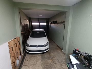 VENTA CASA 2 DORMITORIOS, COCHERA PATIO Y QUINCHO