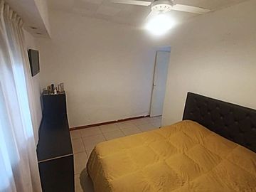 VENTA CASA 2 DORMITORIOS, COCHERA PATIO Y QUINCHO