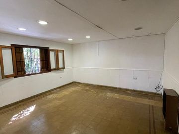 VENTA CASA 3 DORM BARRIO GUEMES