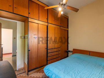 Venta casa 4 ambientes con jardin y cochera Lugano