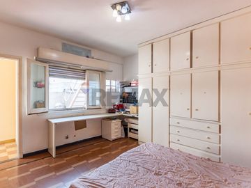 Venta casa 4 ambientes con jardin y cochera Lugano