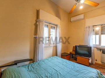 Venta casa 4 ambientes con jardin y cochera Lugano