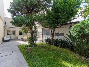 Venta casa 4 ambientes con jardin y cochera Lugano