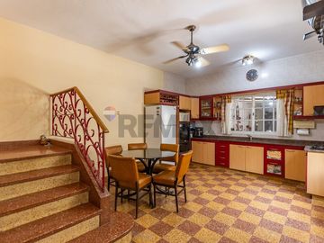 Venta casa 4 ambientes con jardin y cochera Lugano