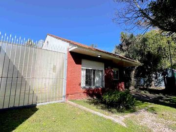 VENTA  CASA 3 AMB. PARQUE PEÑA
