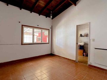 VENTA  CASA 3 AMB. PARQUE PEÑA