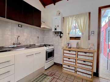 VENTA  CASA 3 AMB. PARQUE PEÑA