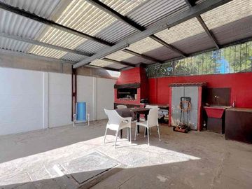 VENTA  CASA 3 AMB. PARQUE PEÑA