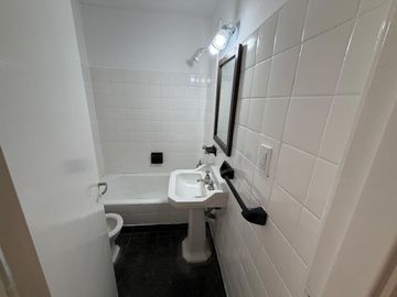 ALQUILER DEPARTAMENTO 2 AMB CON DEP BALCON COCHERA