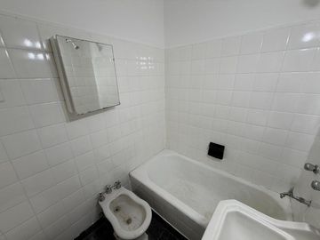 ALQUILER DEPARTAMENTO 2 AMB CON DEP BALCON COCHERA