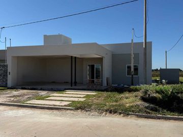 VENTA CASA A ESTRENAR BARRIO EL BOSQUE