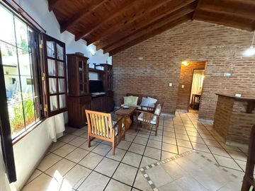 VENTA CASA 3 AMBIENTES A 200 METROS DEL MAR