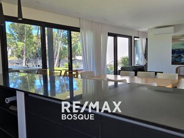 CASA VENTA PINAMAR ALAMOS II MODERNA Y CON PILETA