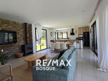 CASA VENTA PINAMAR ALAMOS II MODERNA Y CON PILETA