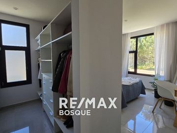 CASA VENTA PINAMAR ALAMOS II MODERNA Y CON PILETA