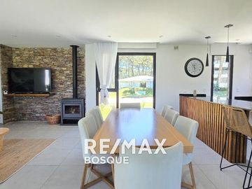 CASA VENTA PINAMAR ALAMOS II MODERNA Y CON PILETA