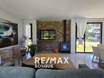 CASA VENTA PINAMAR ALAMOS II MODERNA Y CON PILETA