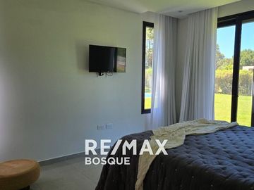 CASA VENTA PINAMAR ALAMOS II MODERNA Y CON PILETA