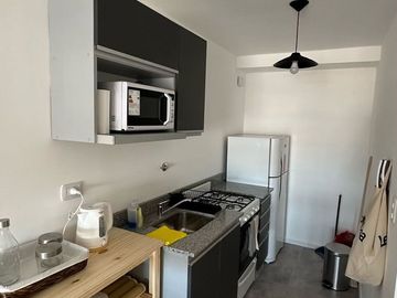 VENTA MONOAMBIENTE CON BALCON  LUMINOSO EN BOEDO
