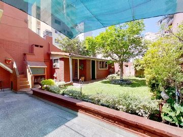 CASA 4 AMBIENTES EN 2 PLANTAS CON JARDÍN