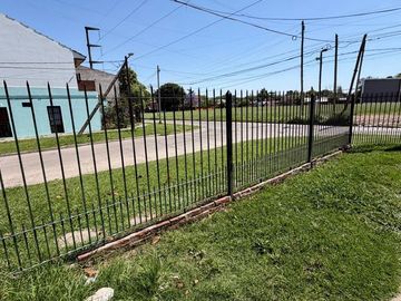 CASA 3 AMB EN VENTA EN BURZACO JARDIN Y p/PERMUTA
