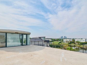 VENTA CASA NORDELTA LAGOS DEL GOLF AL AGUA