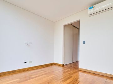 VENTA CASA NORDELTA LAGOS DEL GOLF AL AGUA